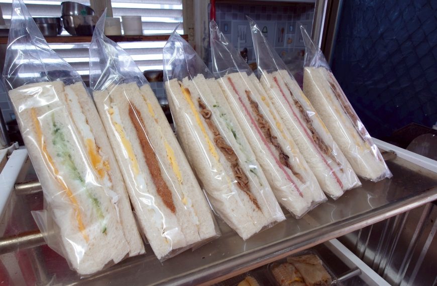 自己人早餐店